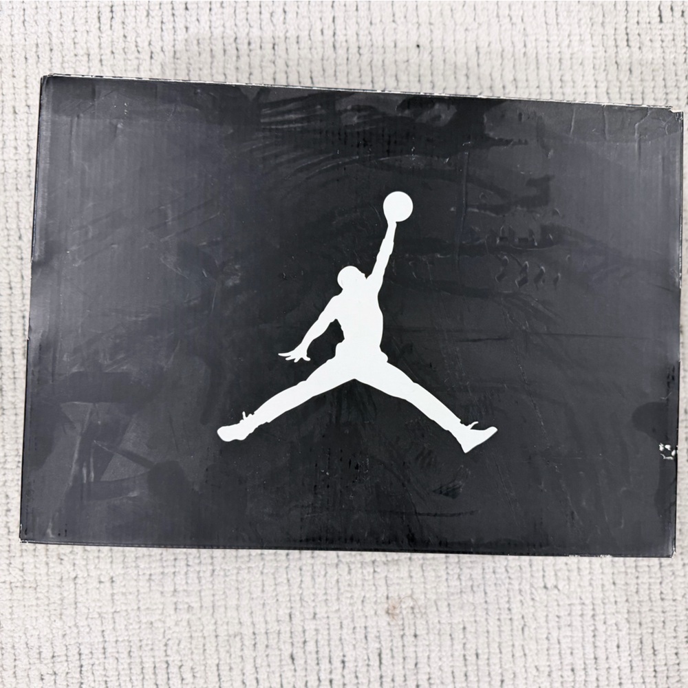 Nike Air Jordan 11 Retro Playoffs Bred 2012 - Picture 5 of 6